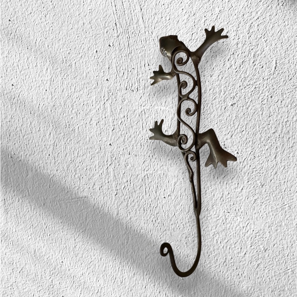 Metal lizard wall hanger reptiles 10” long